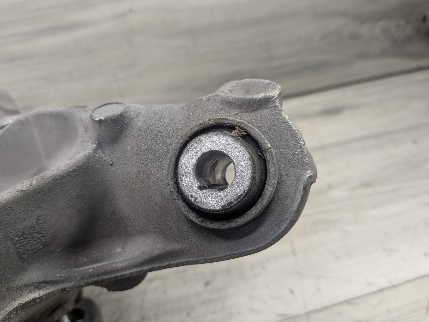 19-25 OEM BMW G20 330 M340 REAR Left Driver Side Knuckle Hub Spindle Bearing