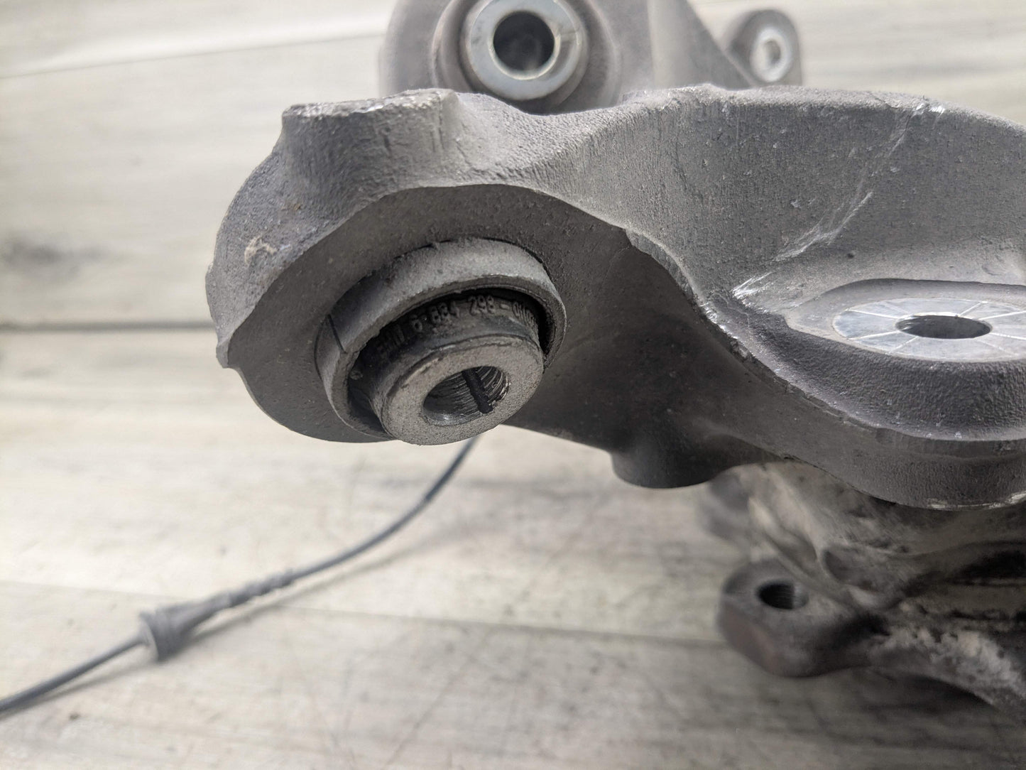 19-25 OEM BMW G20 330 M340 REAR Left Driver Side Knuckle Hub Spindle Bearing