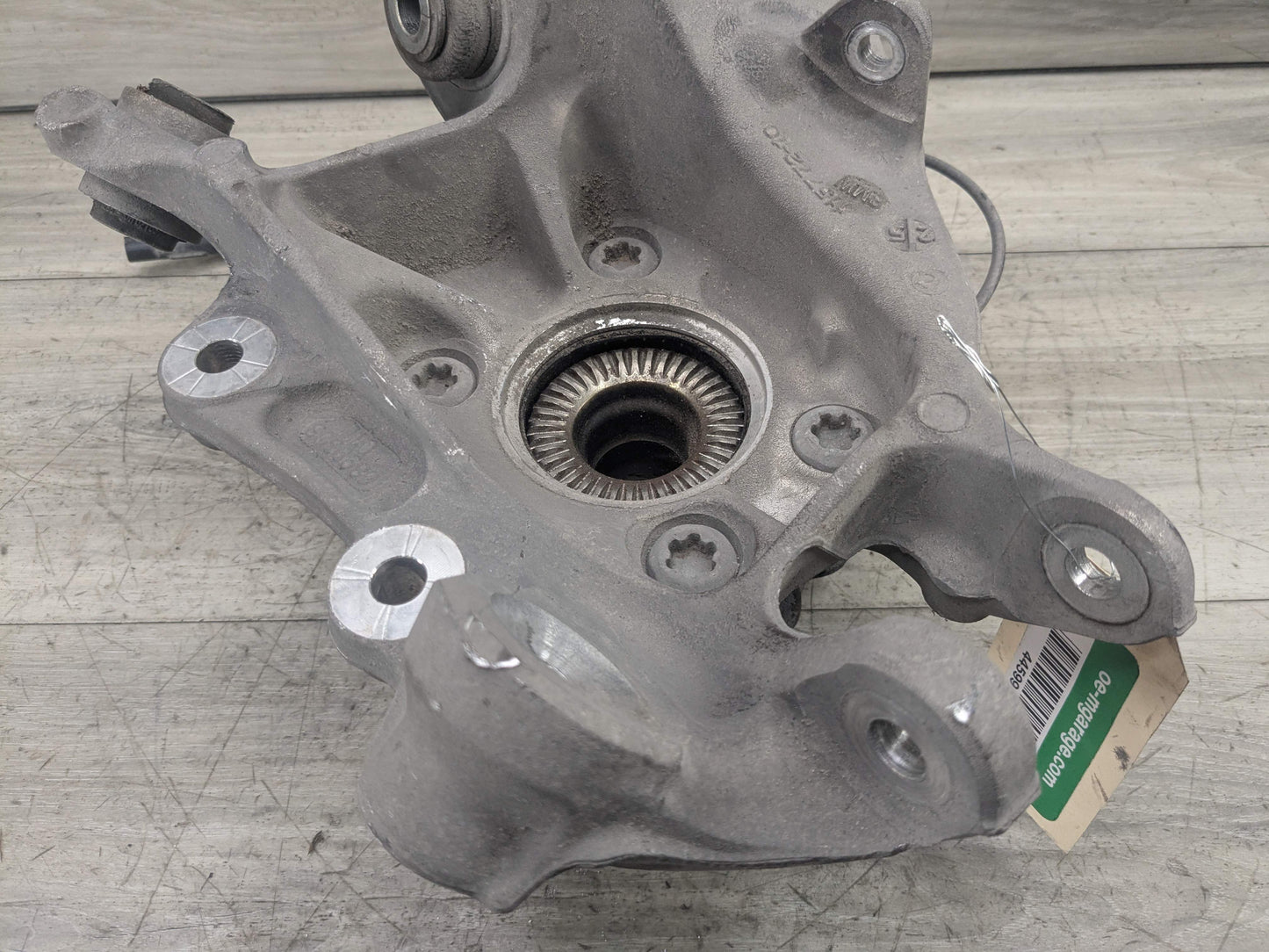 19-25 OEM BMW G20 330 M340 REAR Left Driver Side Knuckle Hub Spindle Bearing