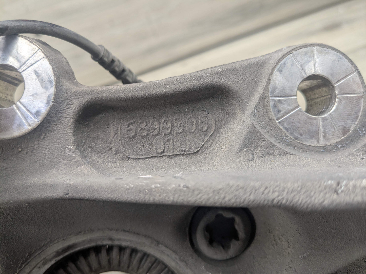 19-25 OEM BMW G20 330 M340 REAR Left Driver Side Knuckle Hub Spindle Bearing