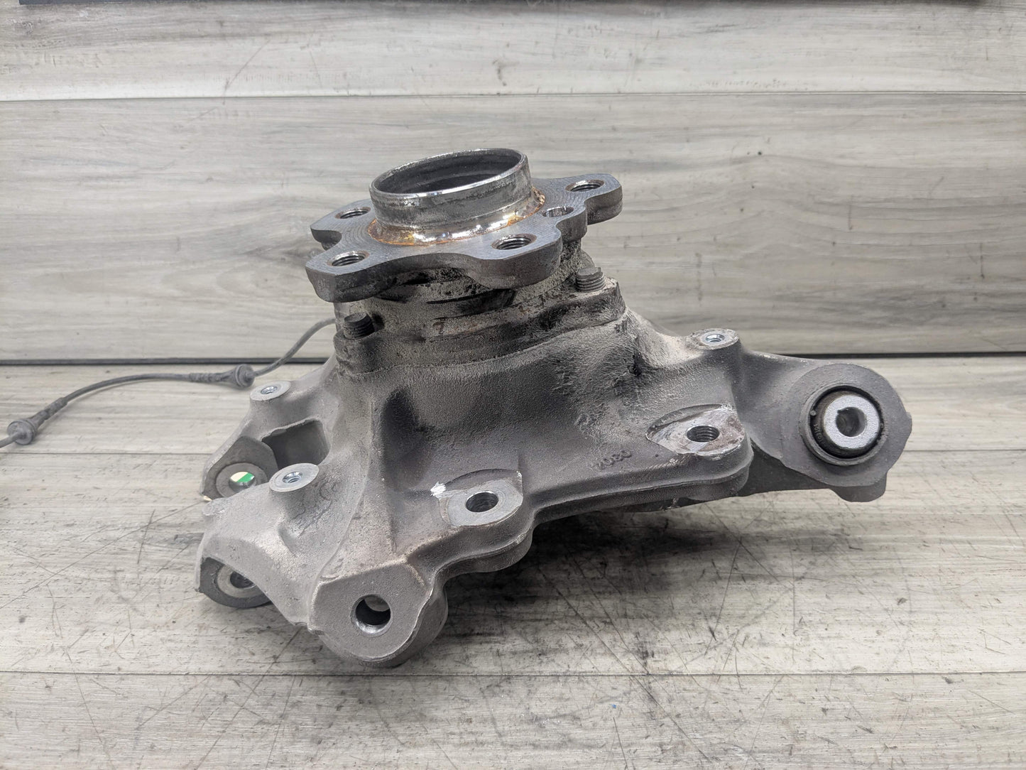 19-25 OEM BMW G20 330 M340 REAR Left Driver Side Knuckle Hub Spindle Bearing