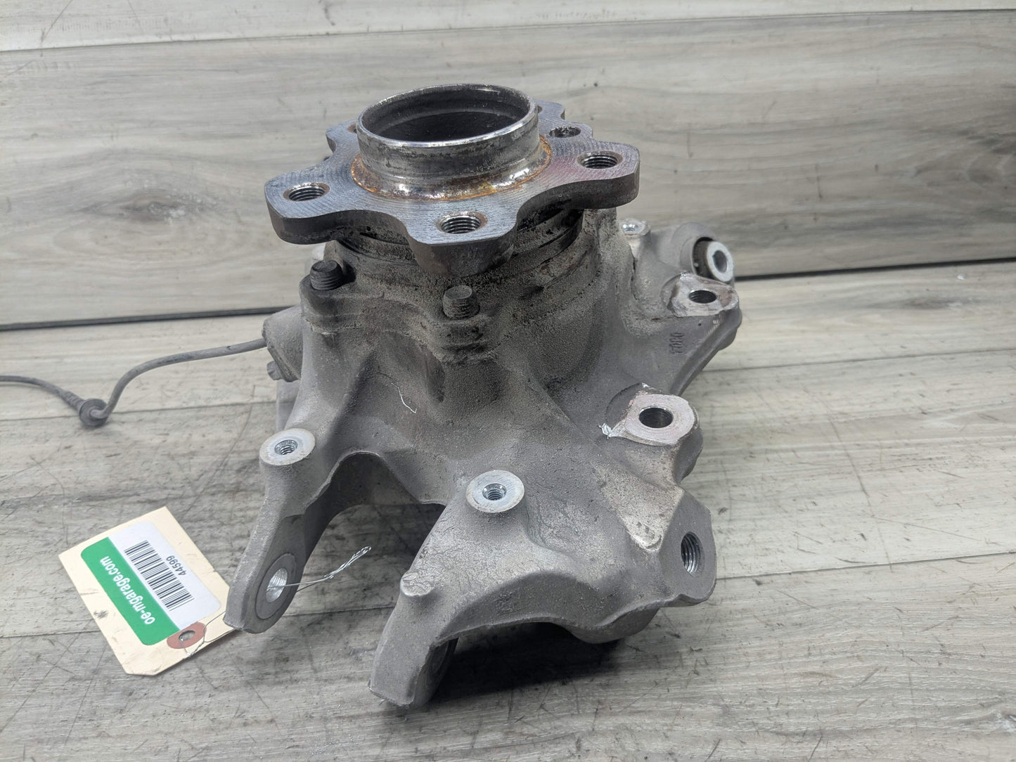 19-25 OEM BMW G20 330 M340 REAR Left Driver Side Knuckle Hub Spindle Bearing