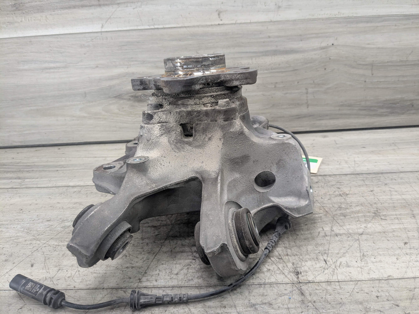 19-25 OEM BMW G20 330 M340 REAR Left Driver Side Knuckle Hub Spindle Bearing