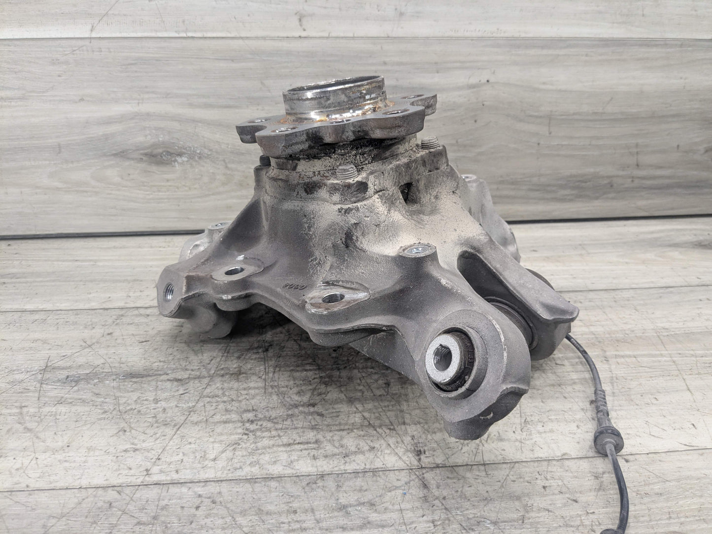 19-25 OEM BMW G20 330 M340 REAR Left Driver Side Knuckle Hub Spindle Bearing