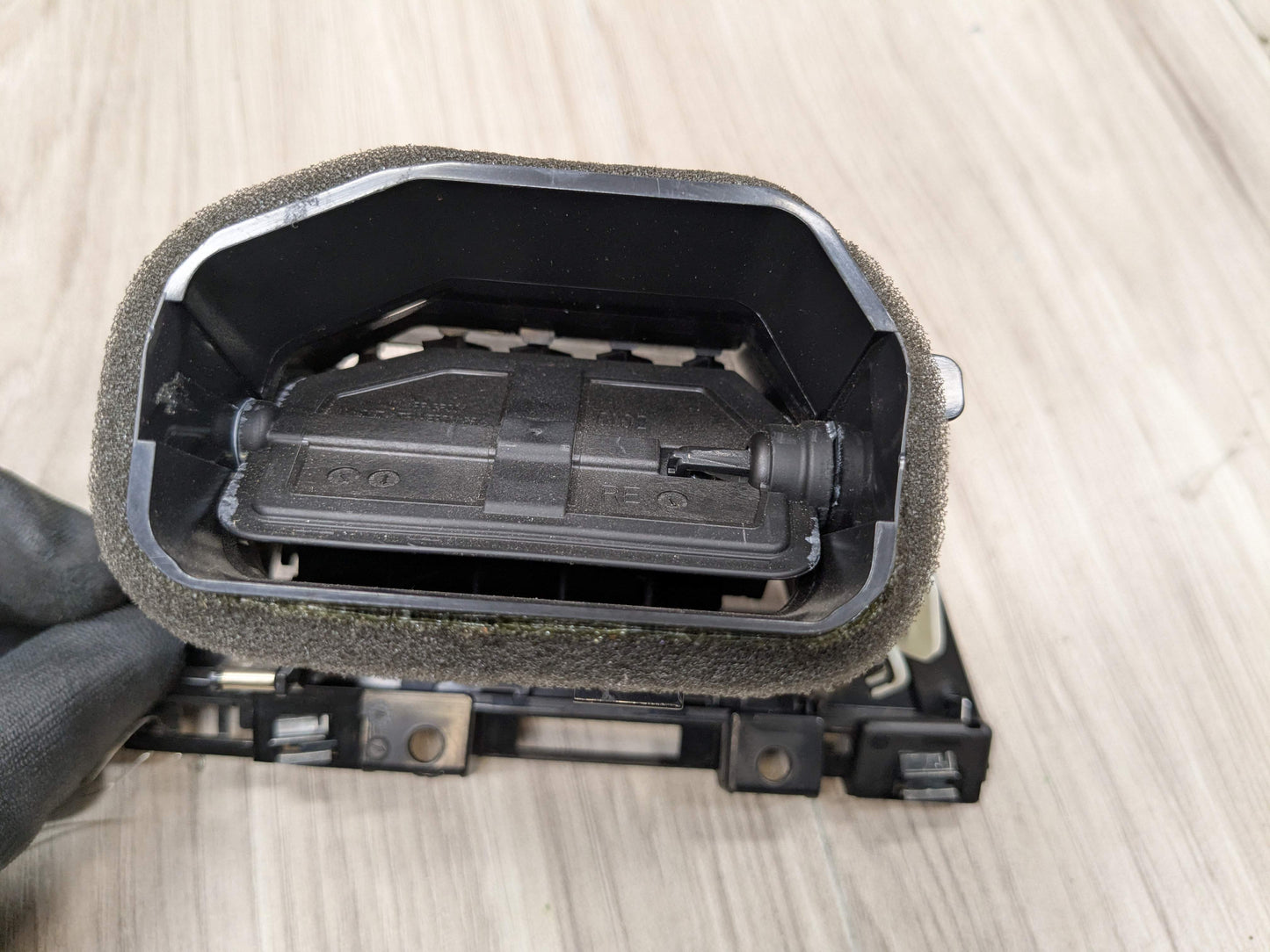 OEM BMW F30 F32 F33 F36 F80 F82 F83 M3 M4 Right Passenger AC Air Vent Grille