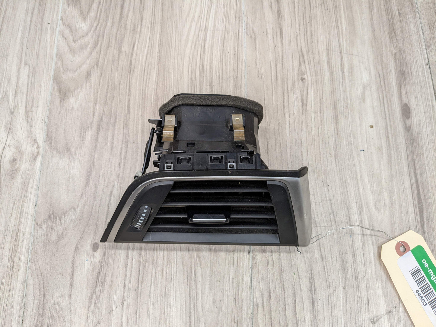 OEM BMW F30 F32 F33 F36 F80 F82 F83 M3 M4 Right Passenger AC Air Vent Grille