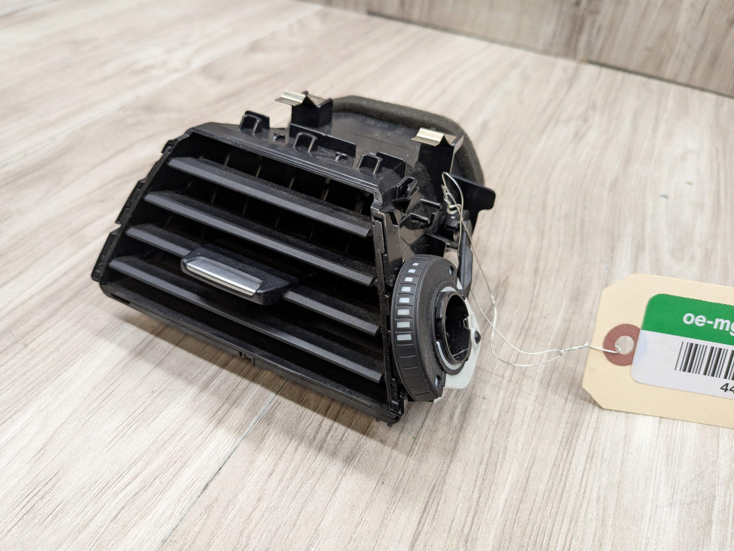 OEM BMW F30 F32 F33 F36 F80 F82 F83 M3 M4 Left Driver Dash AC Air Vent Grille