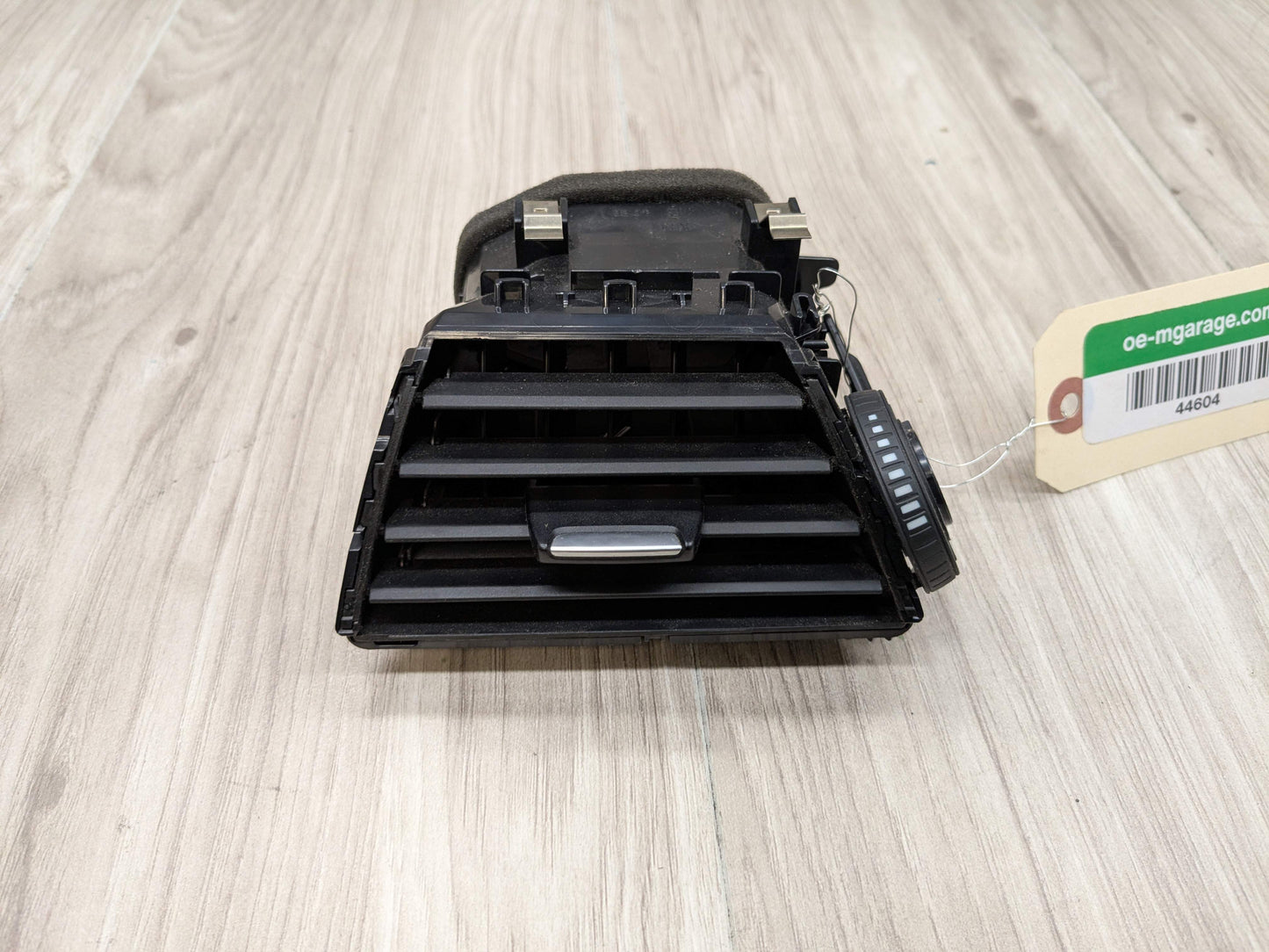 OEM BMW F30 F32 F33 F36 F80 F82 F83 M3 M4 Left Driver Dash AC Air Vent Grille