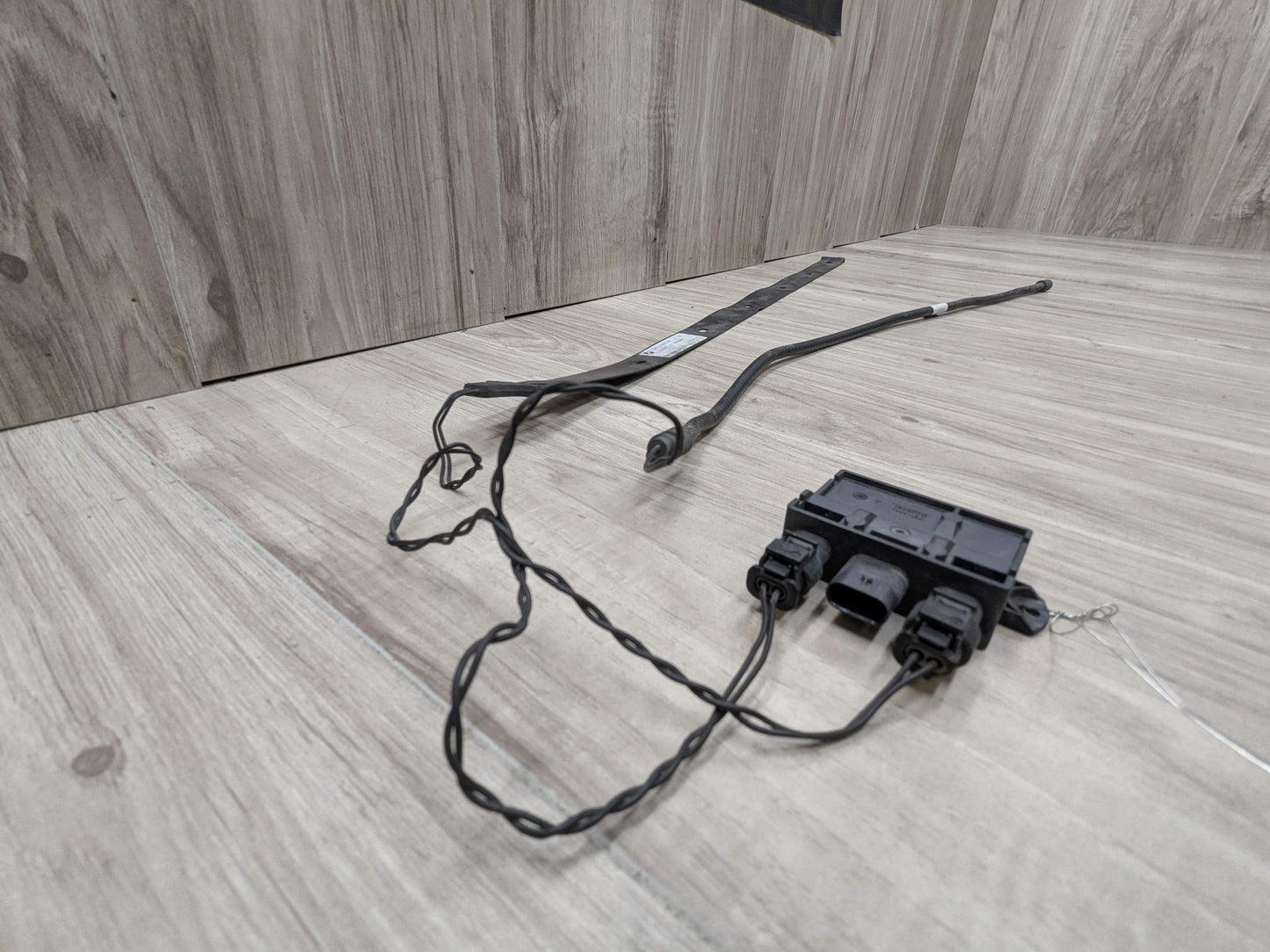 OEM BMW F30 G30 G12 F90 M5 F48 G01 X3 Control Unit Smart Opener Module w/ Sensor