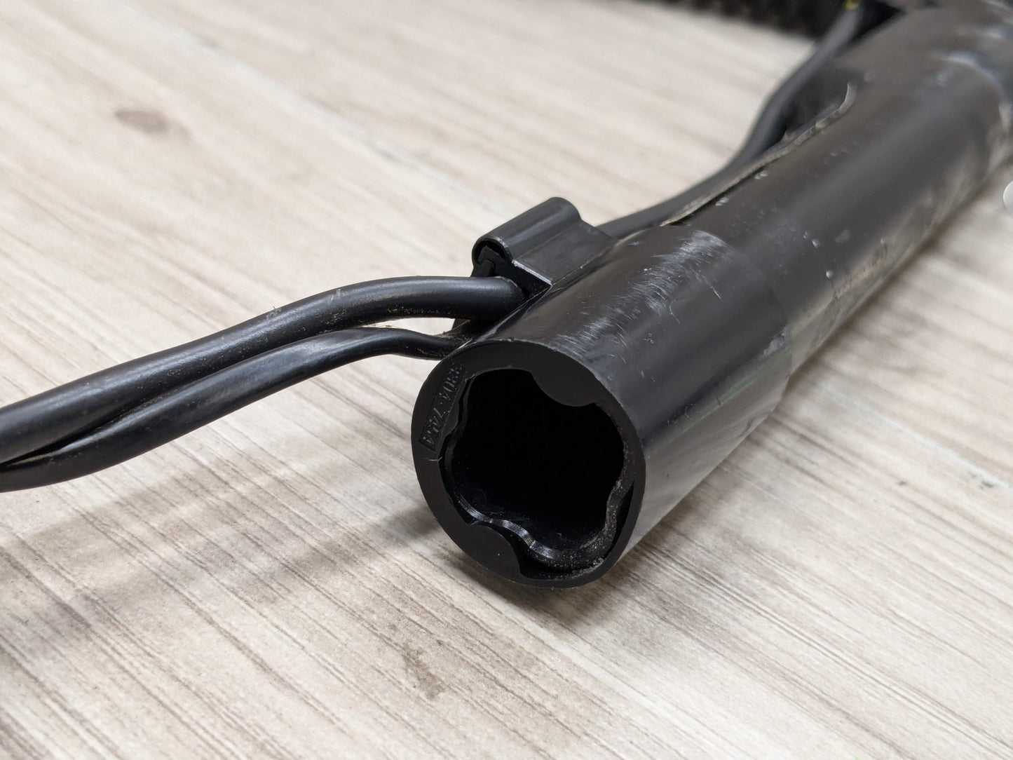 OEM BMW F30 F32 F36 F80 F82 F87 Front Right Passenger Seat Belt Buckle Tensioner