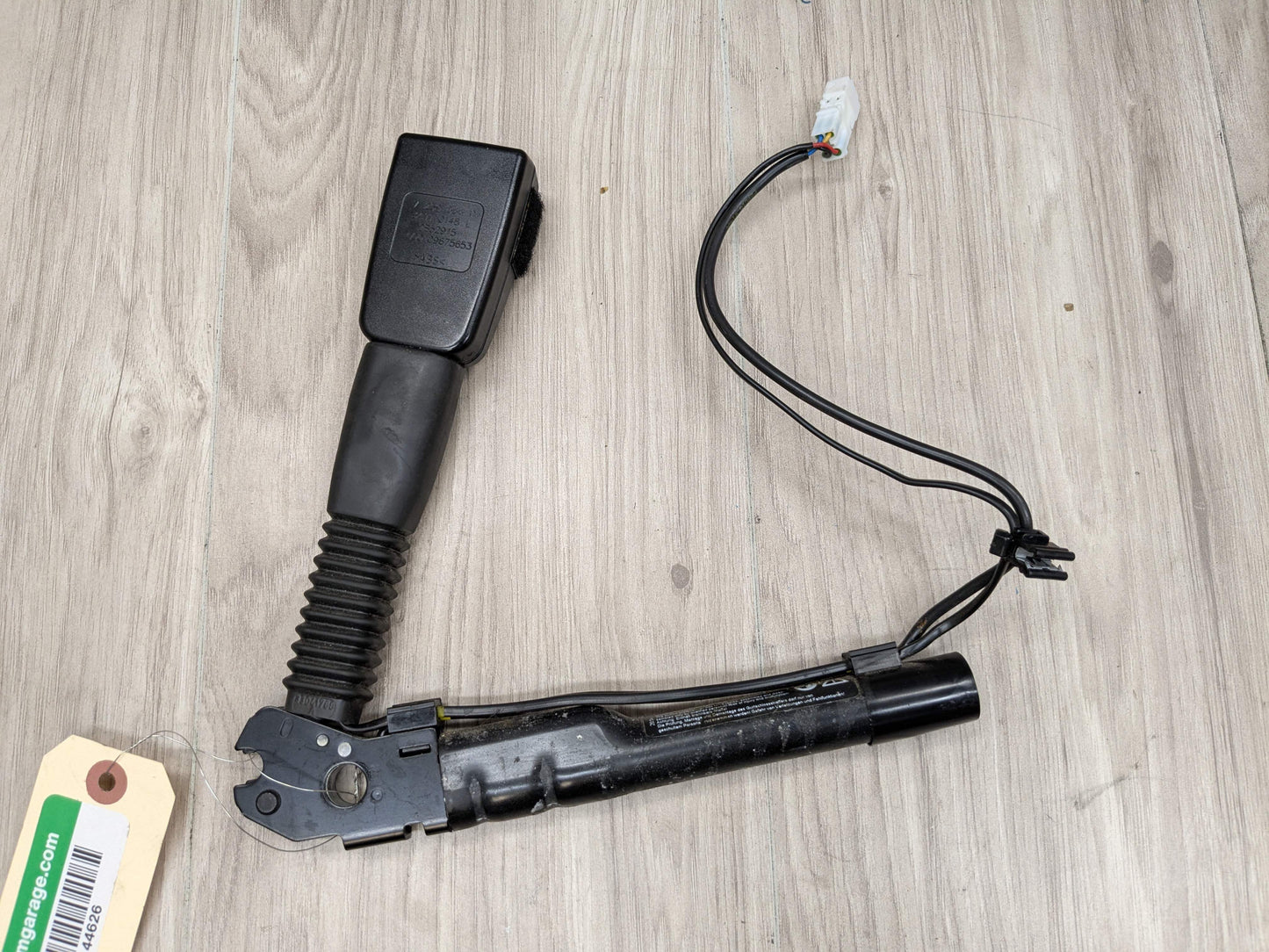 OEM BMW F30 F32 F36 F80 F82 F87 Front Right Passenger Seat Belt Buckle Tensioner