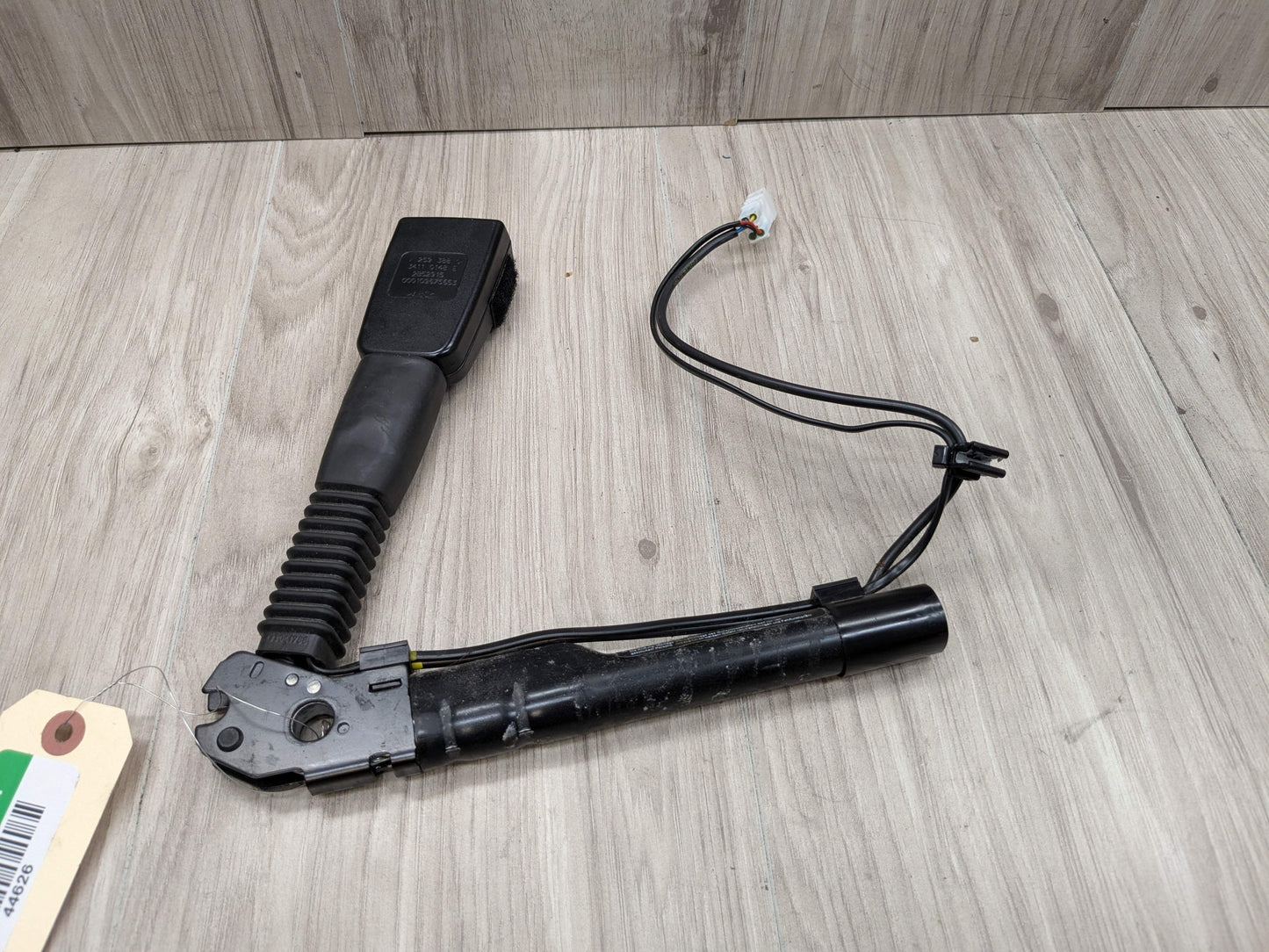 OEM BMW F30 F32 F36 F80 F82 F87 Front Right Passenger Seat Belt Buckle Tensioner