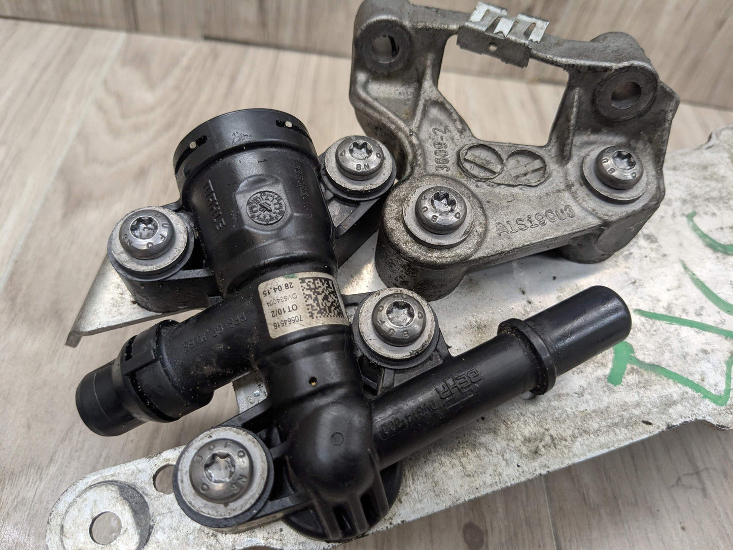 OEM F23 F30 F32 F33 F36 M240 340 440 Transmission Oil Cooler Heat Exchanger B58