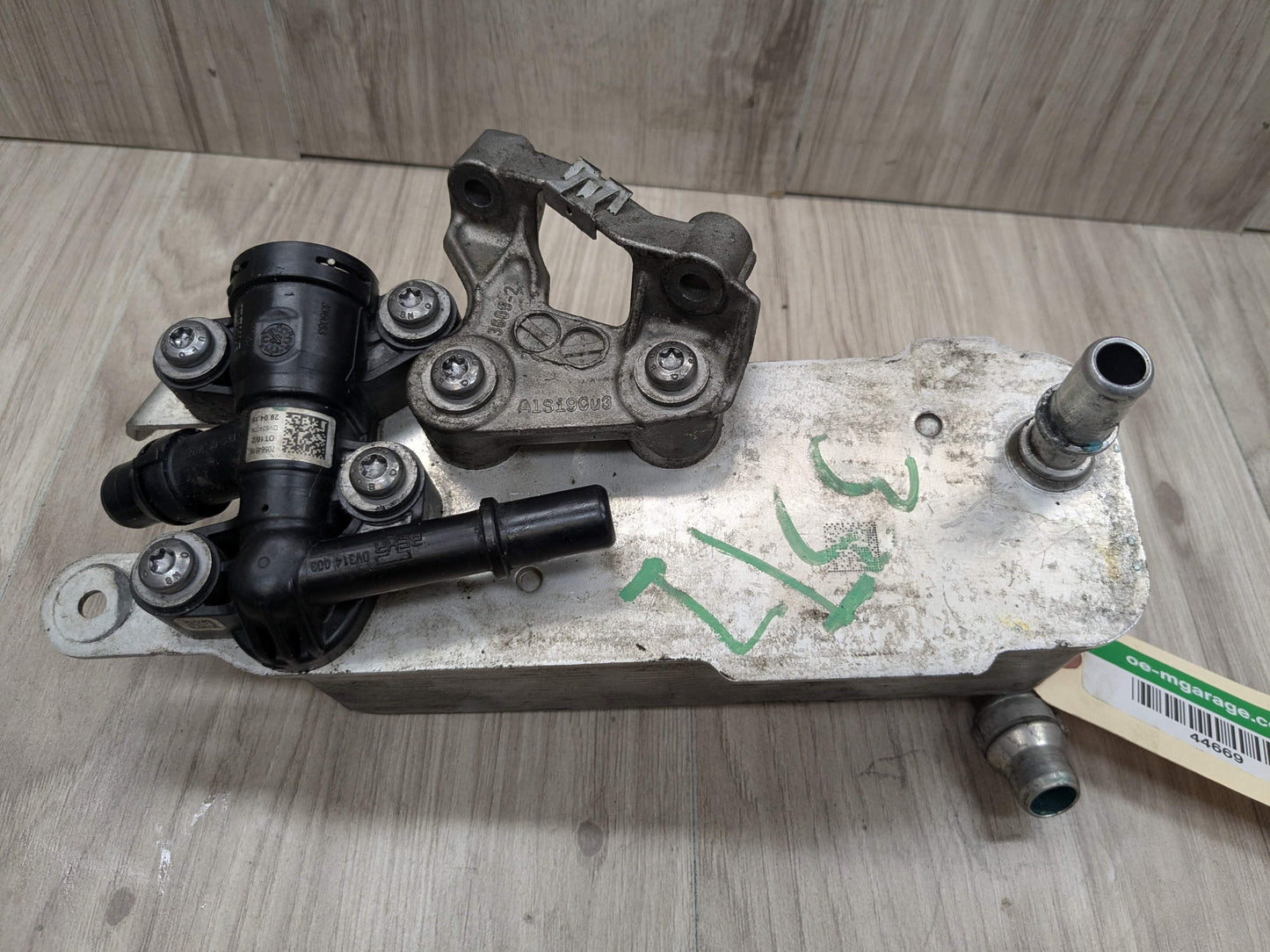 OEM F23 F30 F32 F33 F36 M240 340 440 Transmission Oil Cooler Heat Exchanger B58