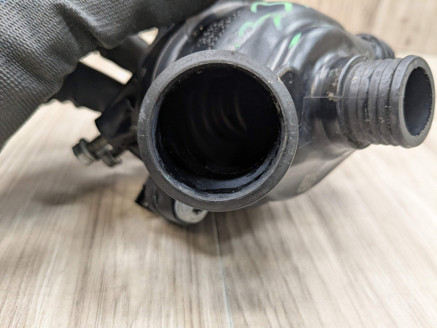 OEM BMW E82 E88 E90 E92 E93 135 335 Engine N54 Water Coolant Thermostat Housing