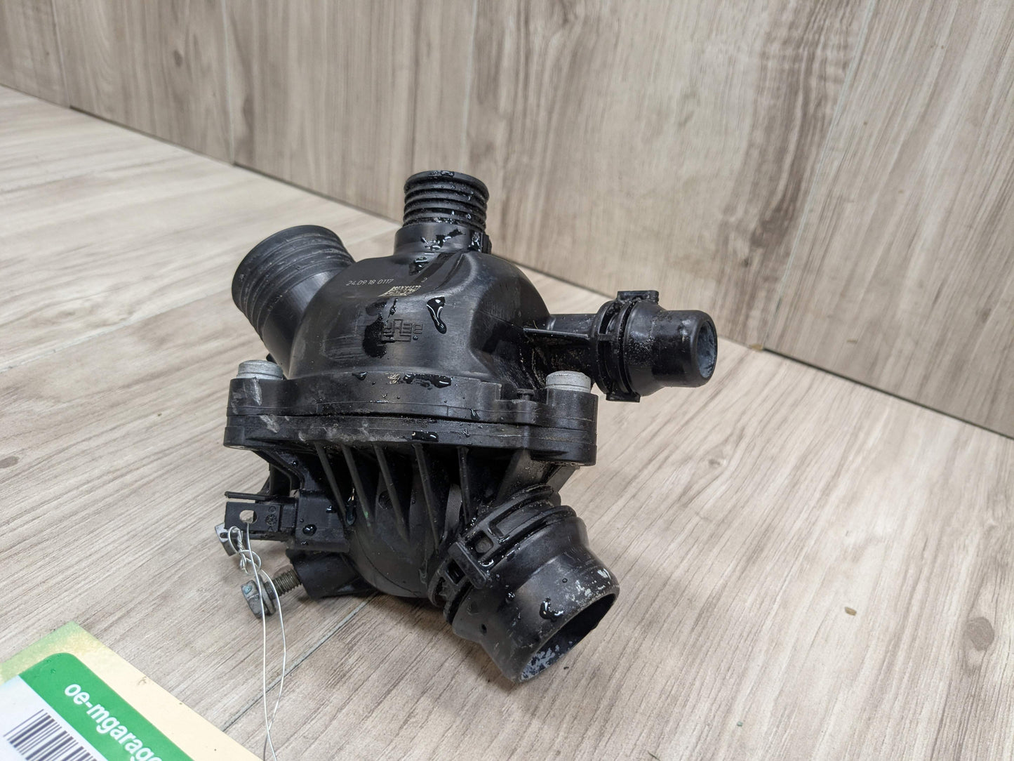 OEM BMW E82 E88 E90 E92 E93 135 335 Engine N54 Water Coolant Thermostat Housing