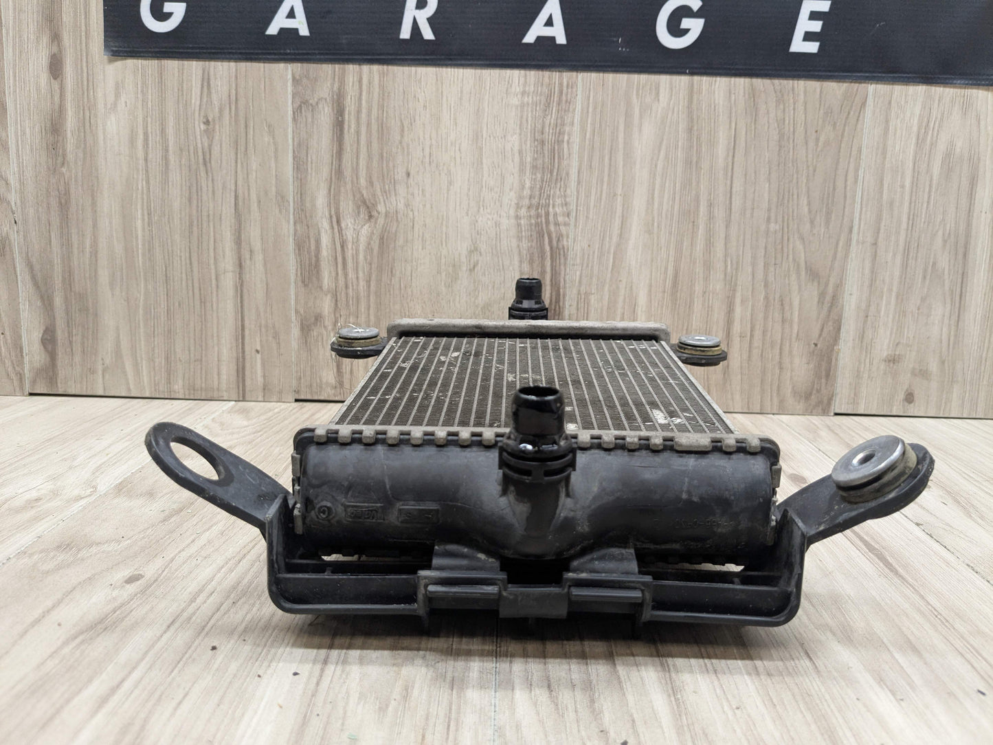 OEM BMW F22 F23 F30 F32 F33 F36 335 440 Engine Oil Auxiliary Secondary Radiator