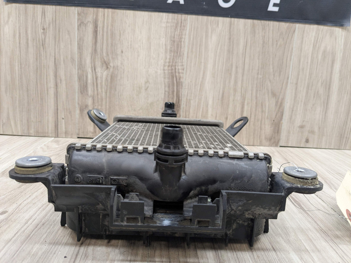 OEM BMW F22 F23 F30 F32 F33 F36 335 440 Engine Oil Auxiliary Secondary Radiator