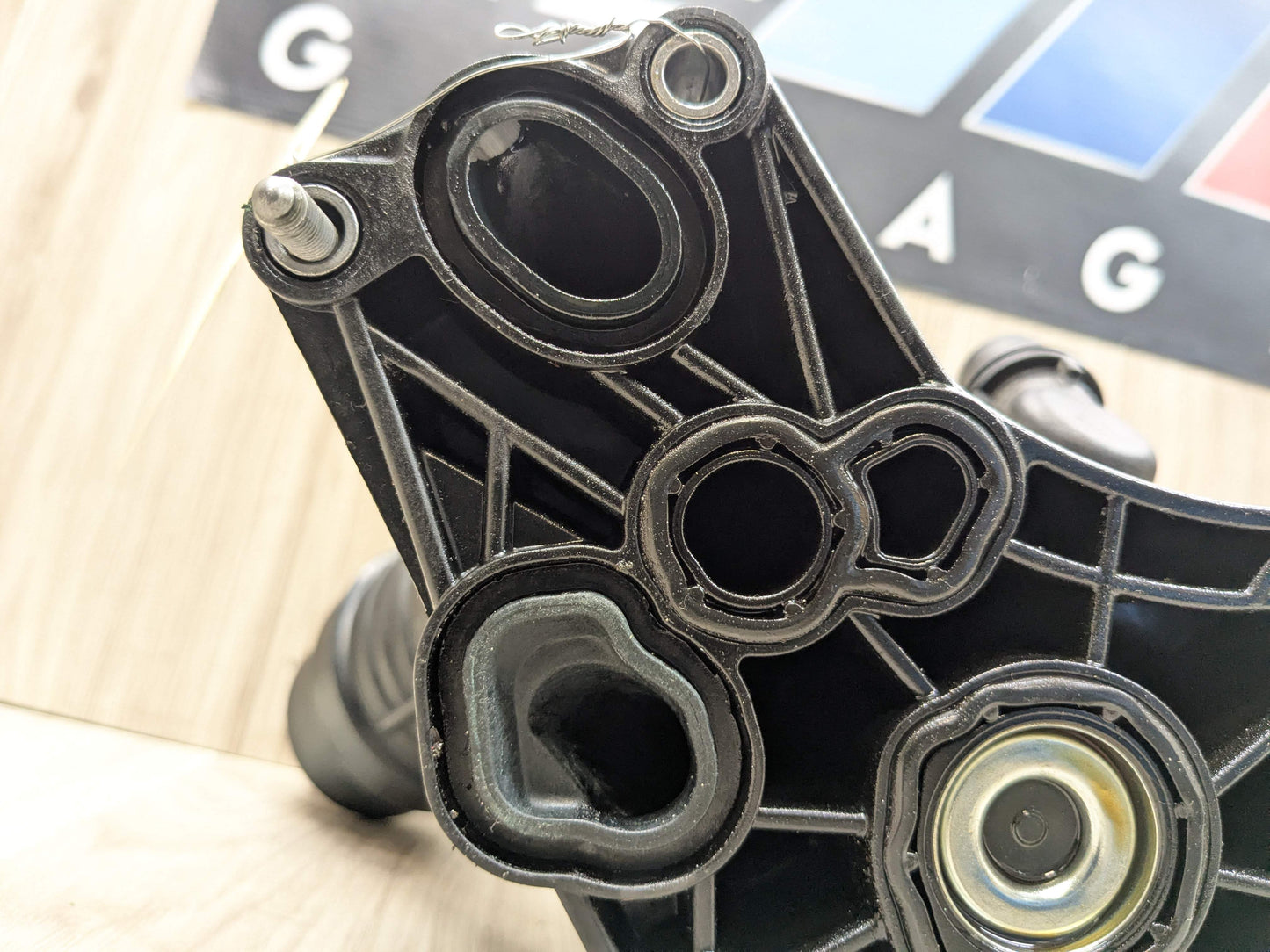 16-20 OEM BMW F22 F30 F32 F36 340 440 Engine B58 Oil Filter Housing