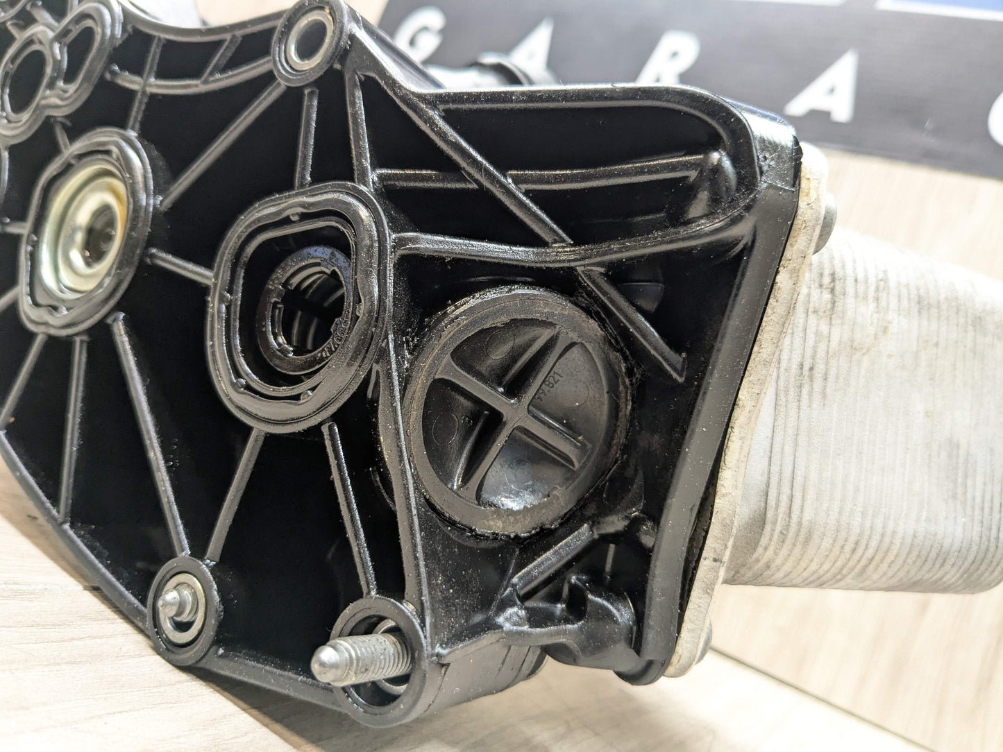 16-20 OEM BMW F22 F30 F32 F36 340 440 Engine B58 Oil Filter Housing