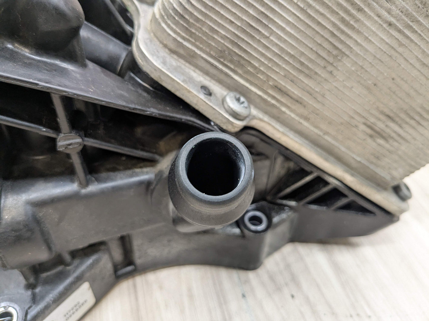 16-20 OEM BMW F22 F30 F32 F36 340 440 Engine B58 Oil Filter Housing