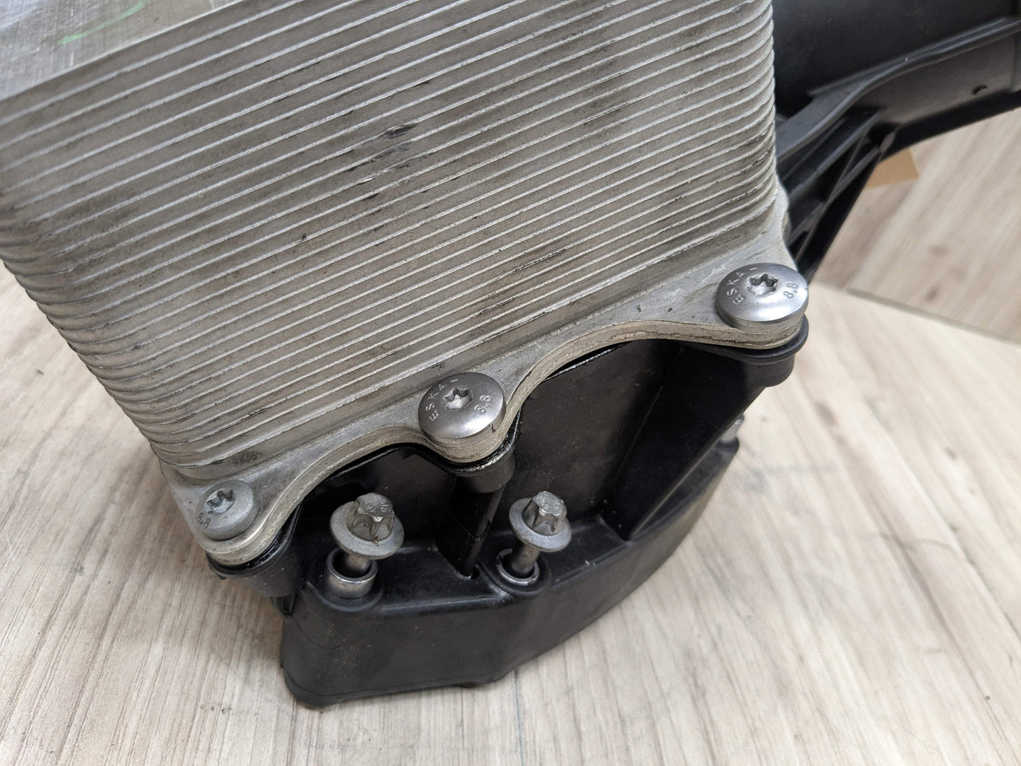 16-20 OEM BMW F22 F30 F32 F36 340 440 Engine B58 Oil Filter Housing