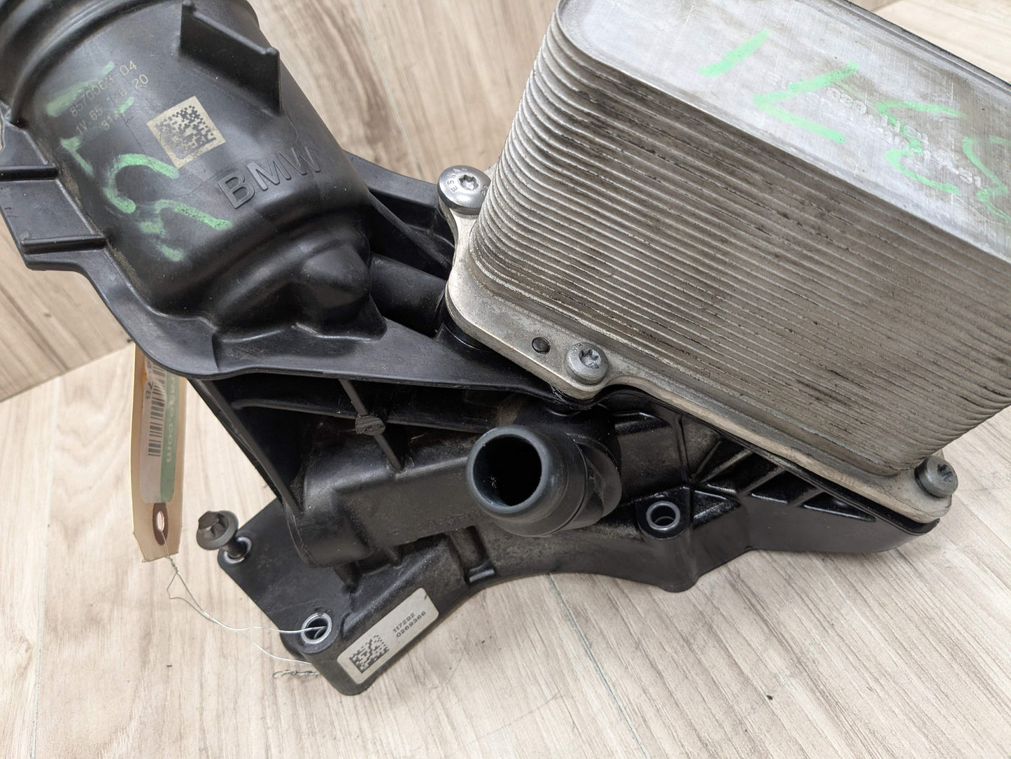 16-20 OEM BMW F22 F30 F32 F36 340 440 Engine B58 Oil Filter Housing