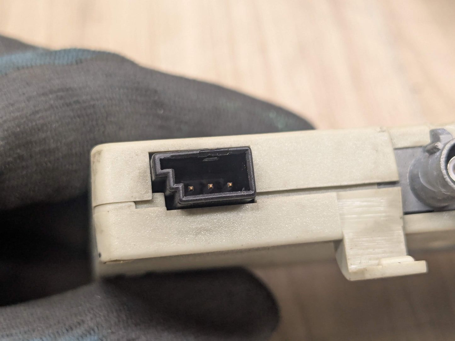 07-13 OEM BMW  E93 Convertible Radio Diversity Antenna Amplifier Module Unit