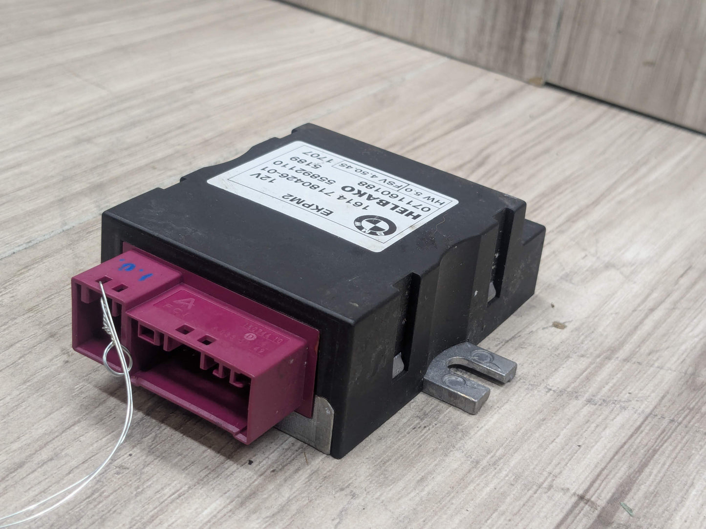 06-13 OEM BMW E82 E88 E90 E92 E93 Helbako Fuel Pump Relay Control Module EKPM2