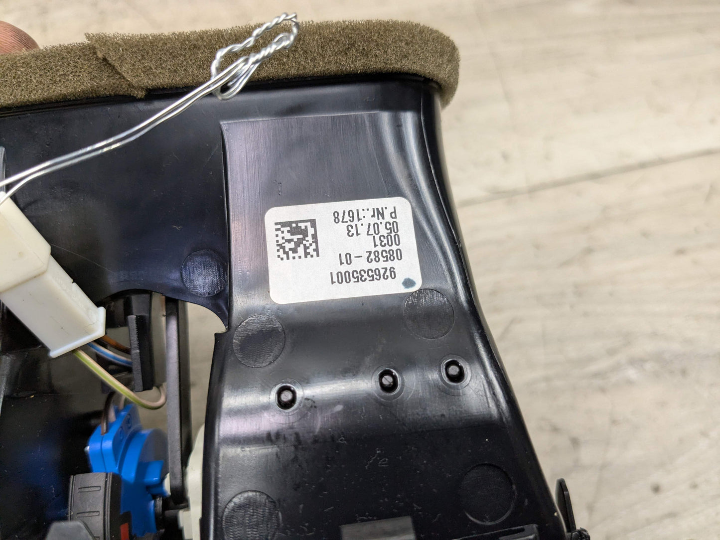 OEM BMW F22 F30 F32 F36 F80 F82 M3 M4 Rear AC Air Vent Trim Cover Panel Black