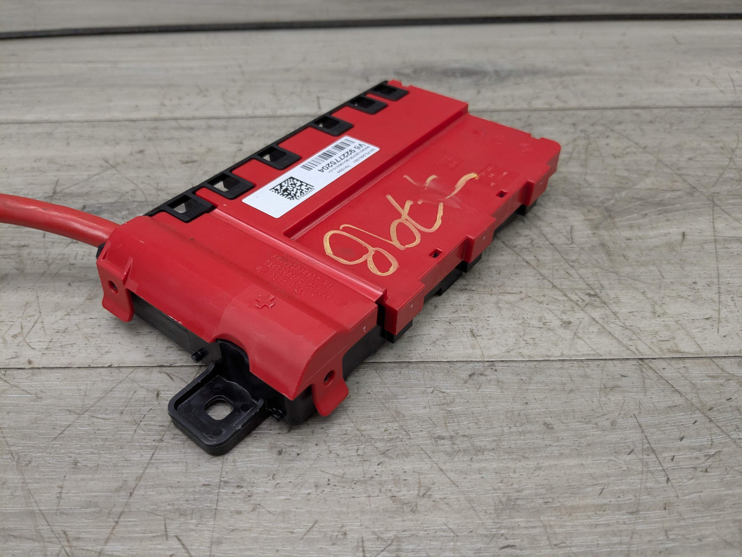 OEM BMW F22 F30 F32 F36 F80 F82 Positive Battery Distributor B+ Power Fuse Box