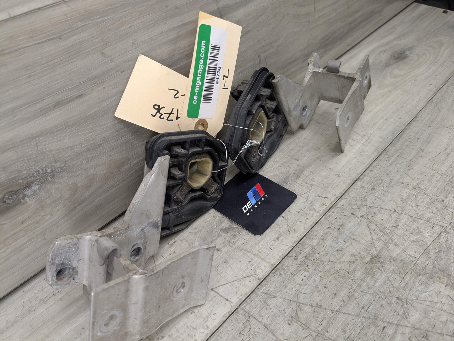 OEM BMW F22 F23 F30 F32 F33 F36 Radiator Carrier Support Bracket Left Right SET