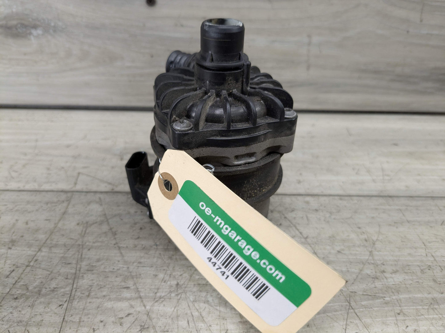 OEM BMW F22 F30 F32 F36 F87 335 435 Engine N55 Auxiliary Electric Water Pump