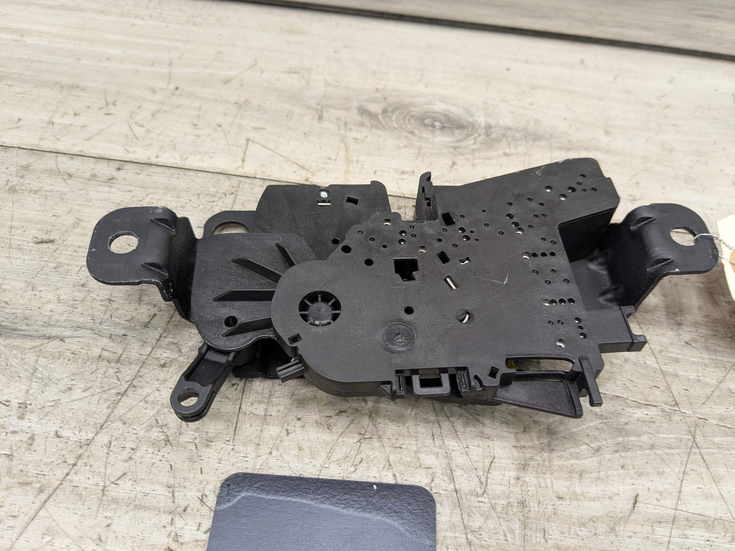 OEM BMW F44 F90 G20 G22 G26 G30 G42 G80 G82 Trunk Lid Latch Lock Opener Actuator