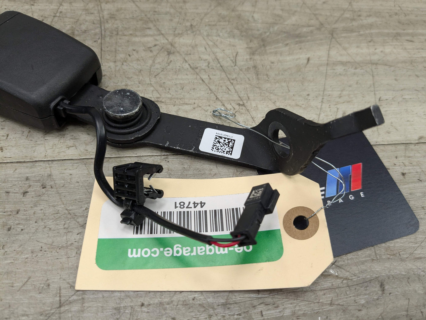 OEM BMW G20 G22 G26 G80 G82 M3 M4 Rear Left Driver Seatbelt Seat Belt Buckle