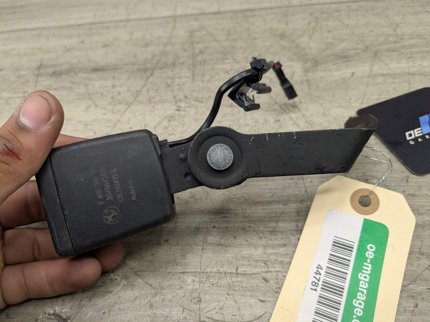 OEM BMW G20 G22 G26 G80 G82 M3 M4 Rear Left Driver Seatbelt Seat Belt Buckle