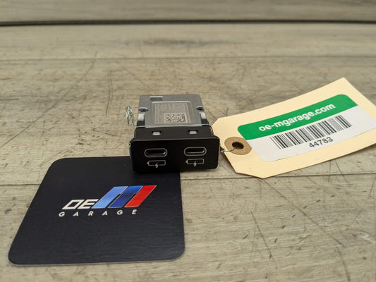 OEM BMW F48 F97 G01 G12 G20 G26 G30 USB Type C Socket Charger Port Connector