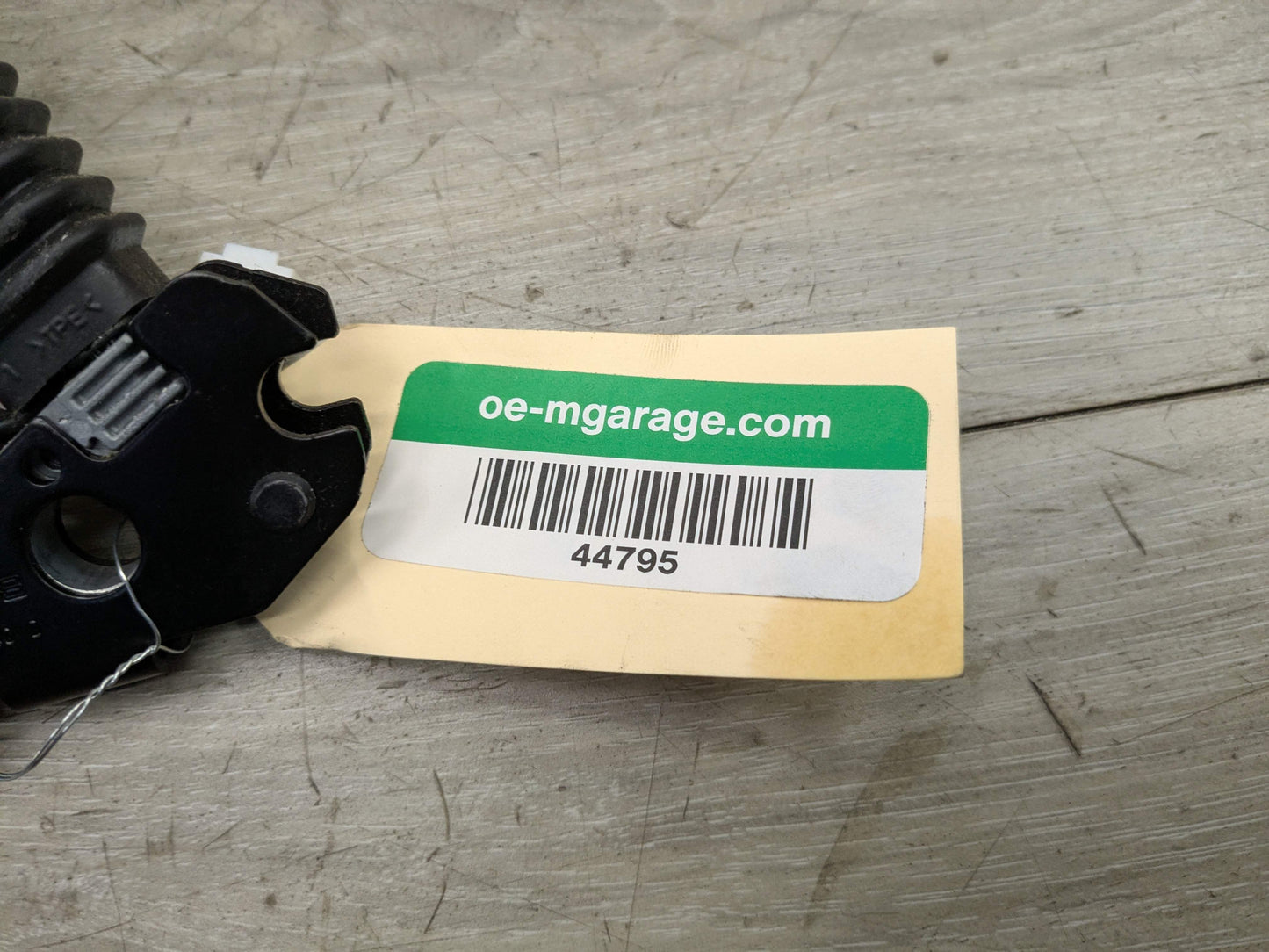 OEM BMW F30 F32 F36 F80 F82 F87 M3 Front Left Driver Seat Belt Buckle Tensioner