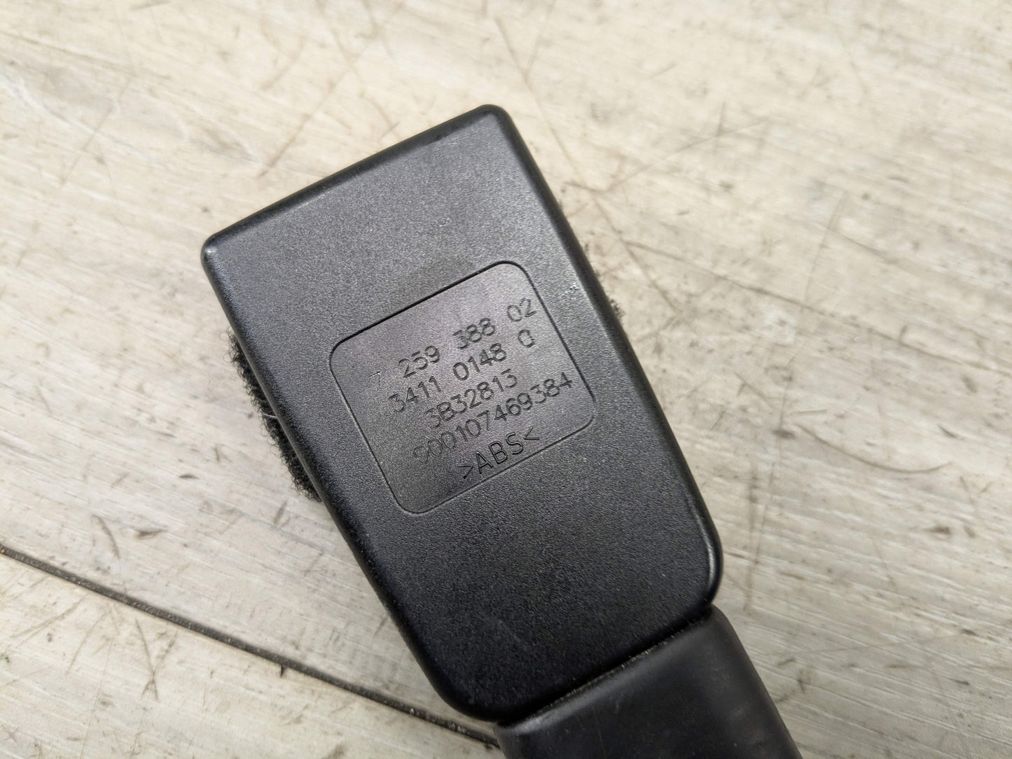 OEM BMW F30 F32 F36 F80 F82 F87 Front Right Passenger Seat Belt Buckle Tensioner