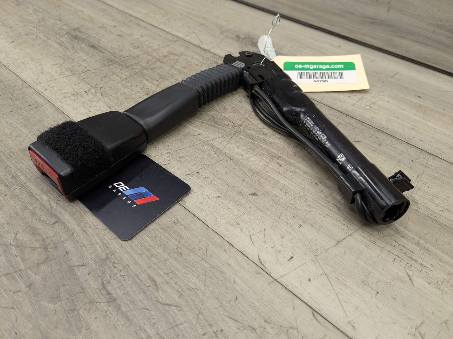 OEM BMW F30 F32 F36 F80 F82 F87 Front Right Passenger Seat Belt Buckle Tensioner