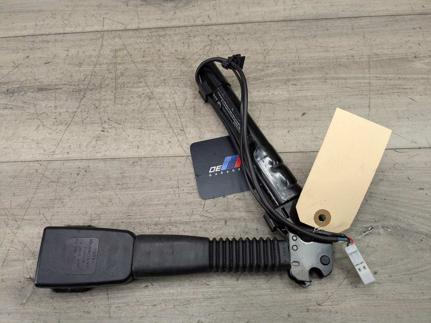 OEM BMW F30 F32 F36 F80 F82 F87 Front Right Passenger Seat Belt Buckle Tensioner