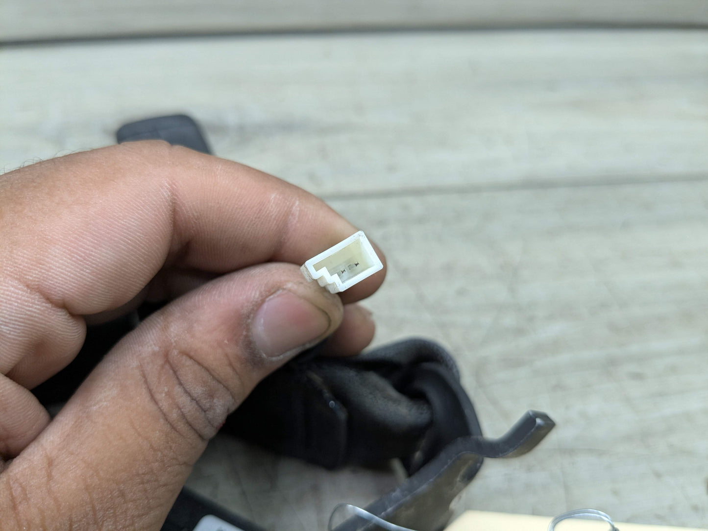 OEM BMW G20 G22 G26 G80 G82 M3 M4 Rear Right Passenger Seatbelt Seat Belt Buckle