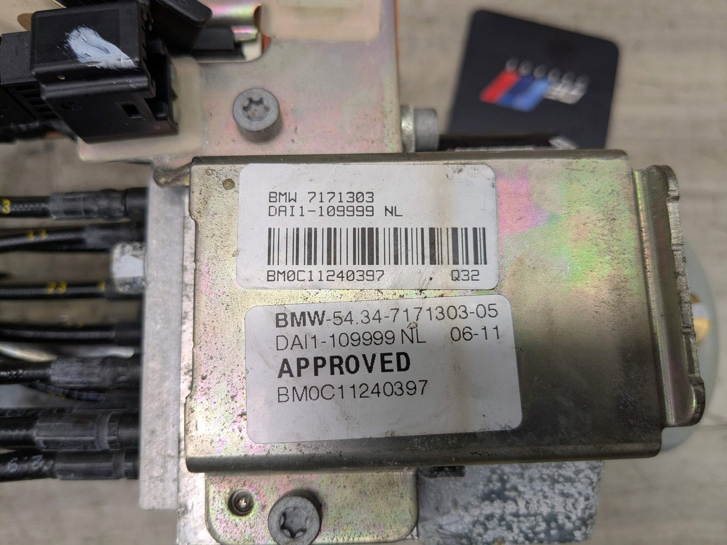 08-13 OEM BMW E88 128 135 Convertible Hardtop Roof Pump Hydraulic Motor Unit