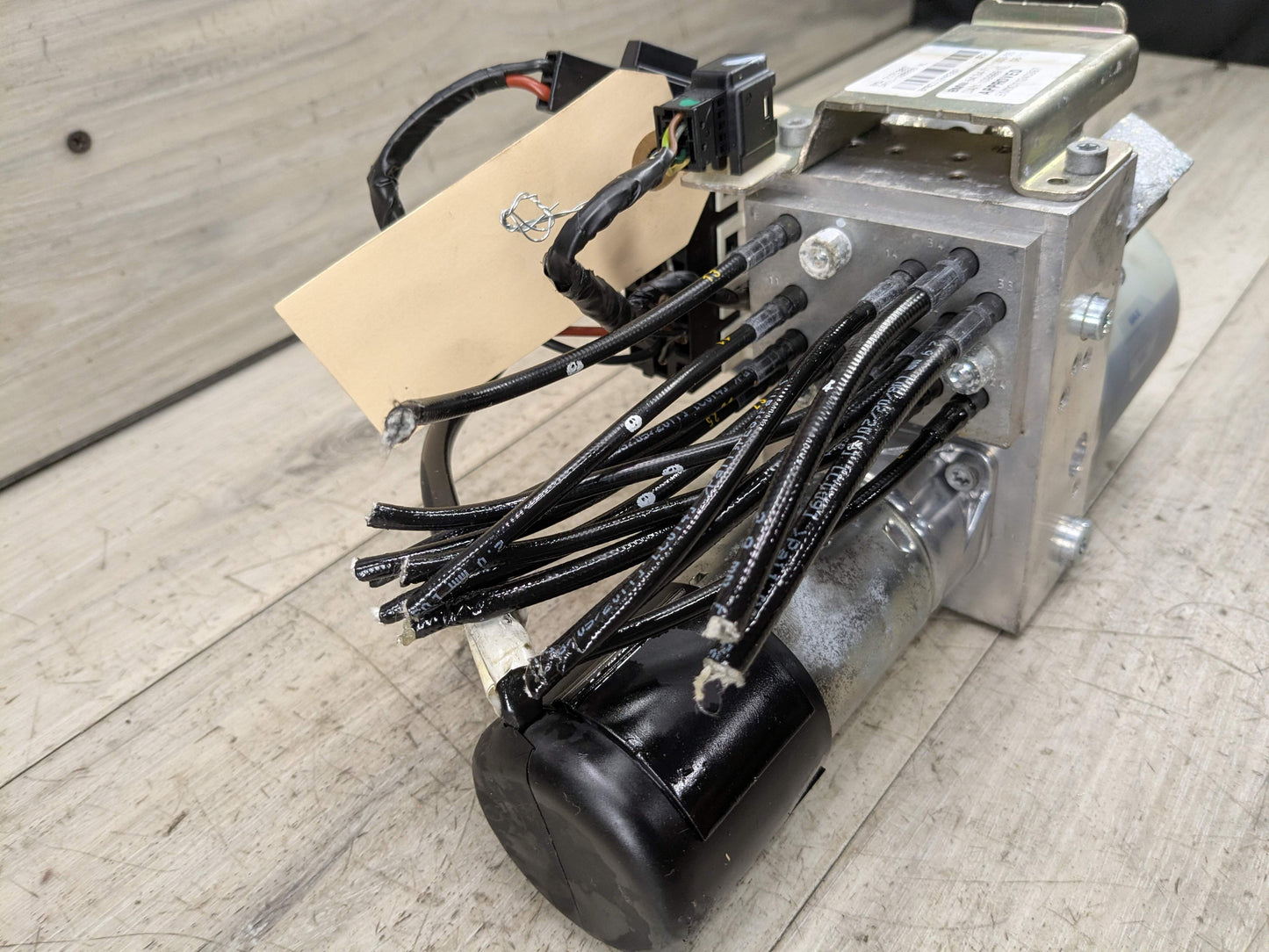 08-13 OEM BMW E88 128 135 Convertible Hardtop Roof Pump Hydraulic Motor Unit