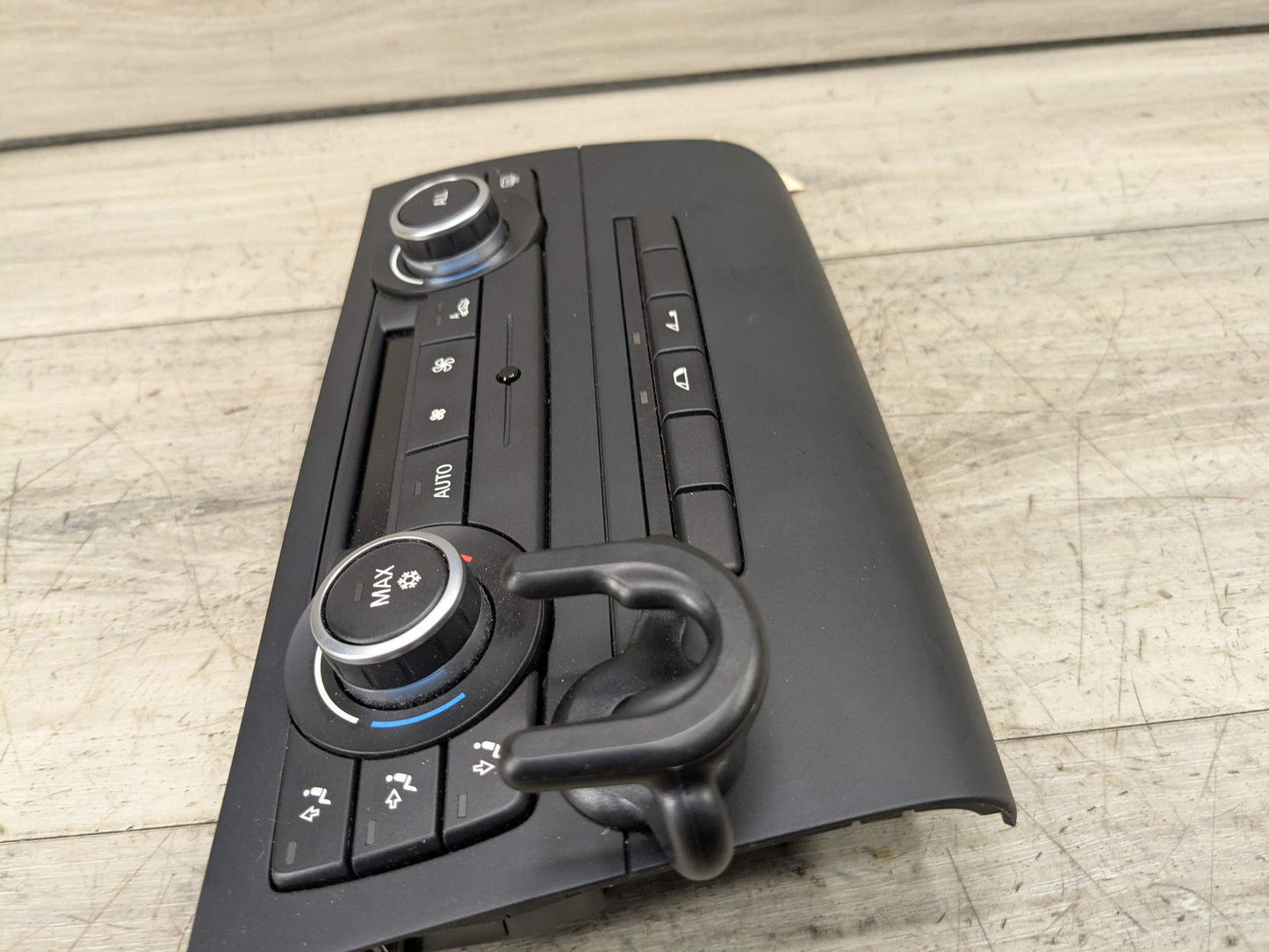 06-13 OEM BMW E82 E88 E90 E92 E93 328 335 AC Heater Climate Control Switch Panel