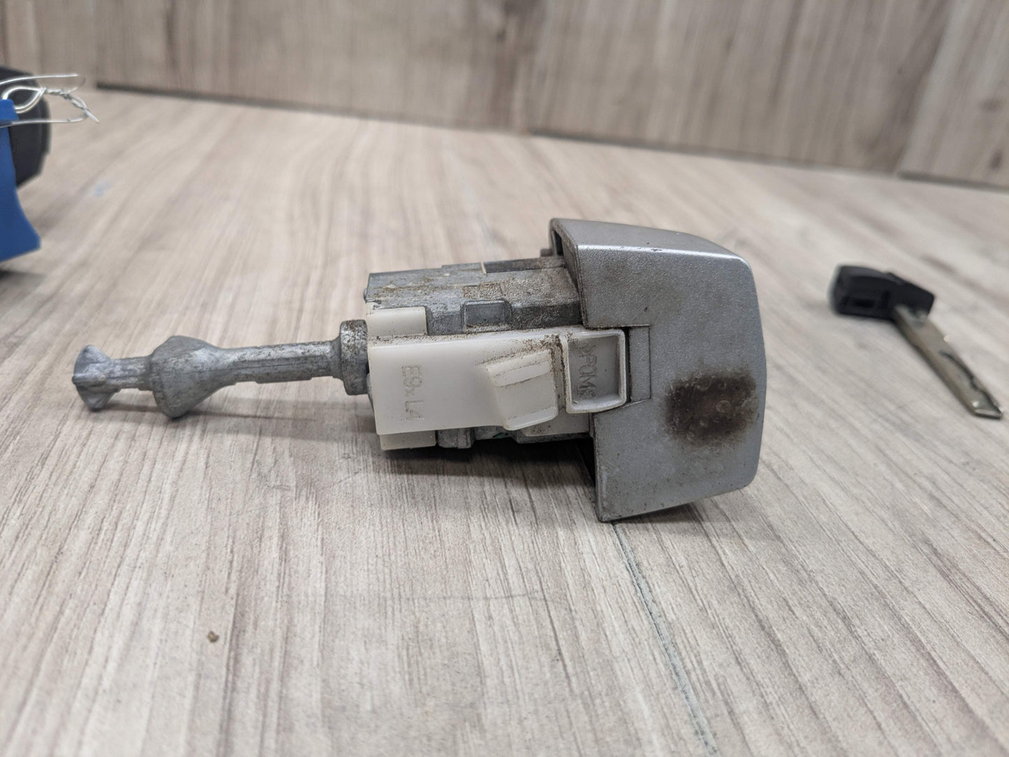 07-13 OEM BMW E92 328 335 M3 Driver Door Lock Cylinder Mechanism Silver w/ Key