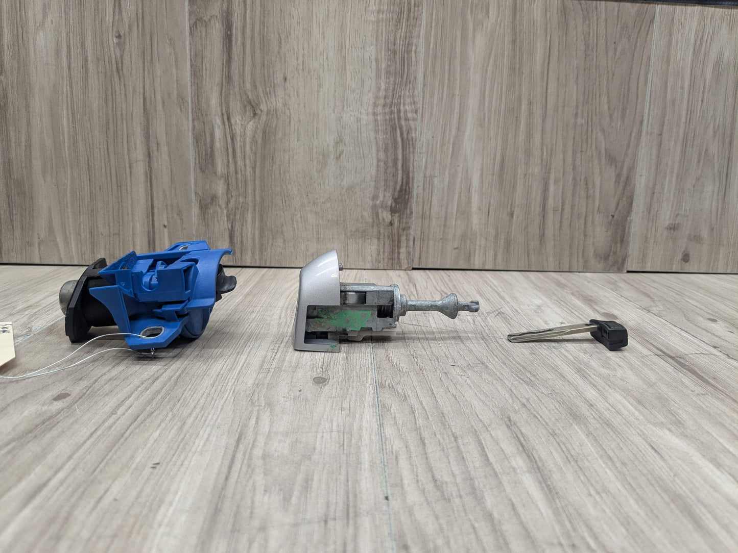 07-13 OEM BMW E92 328 335 M3 Driver Door Lock Cylinder Mechanism Silver w/ Key