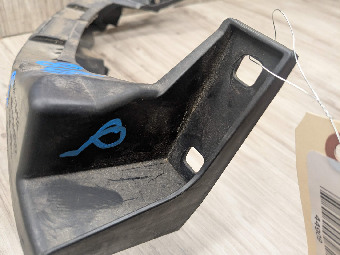 07-10 OEM BMW E92 E93 328 335 Right Passenger Headlight Bracket Carrier Mount