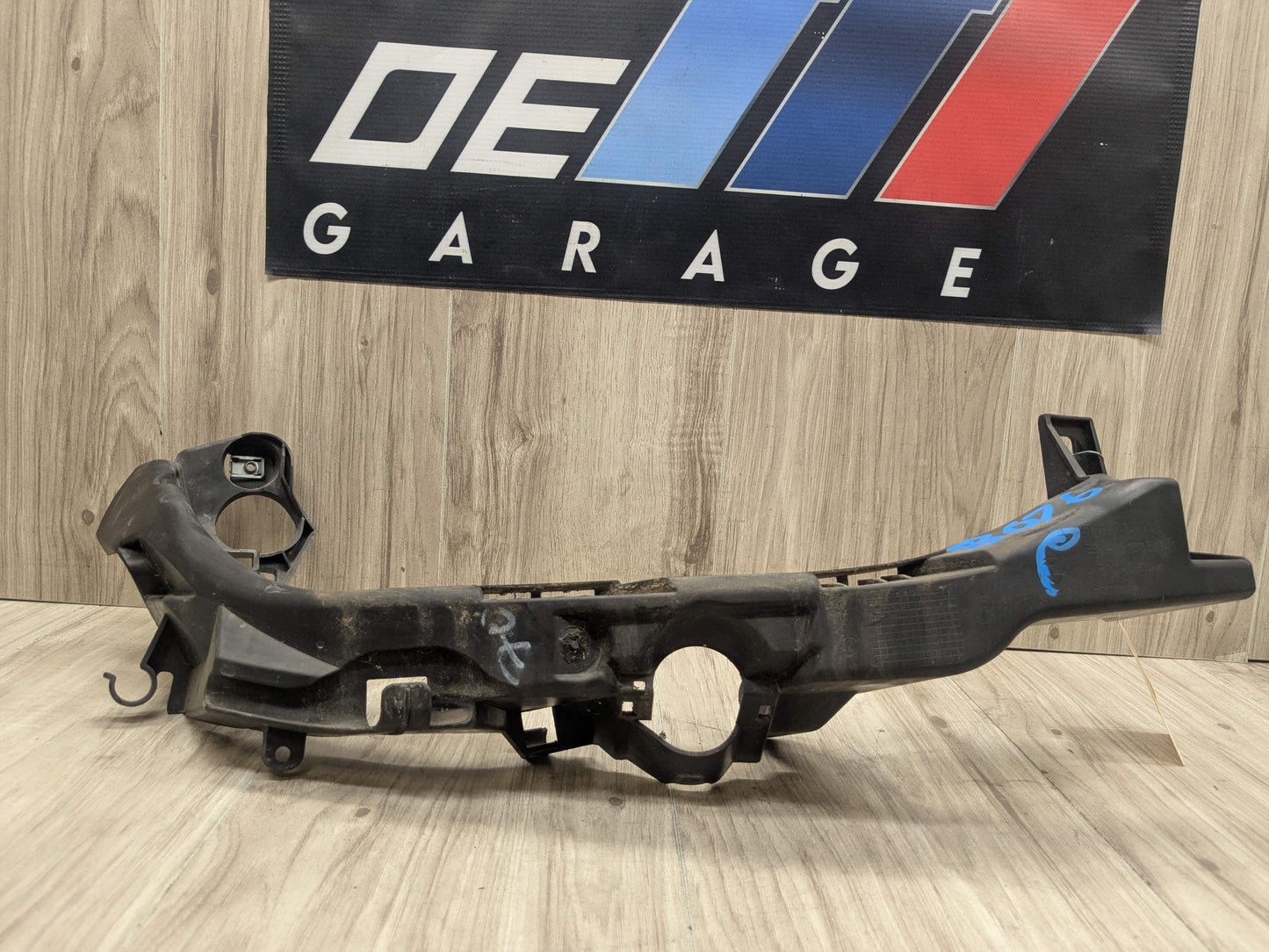 07-10 OEM BMW E92 E93 328 335 Right Passenger Headlight Bracket Carrier Mount