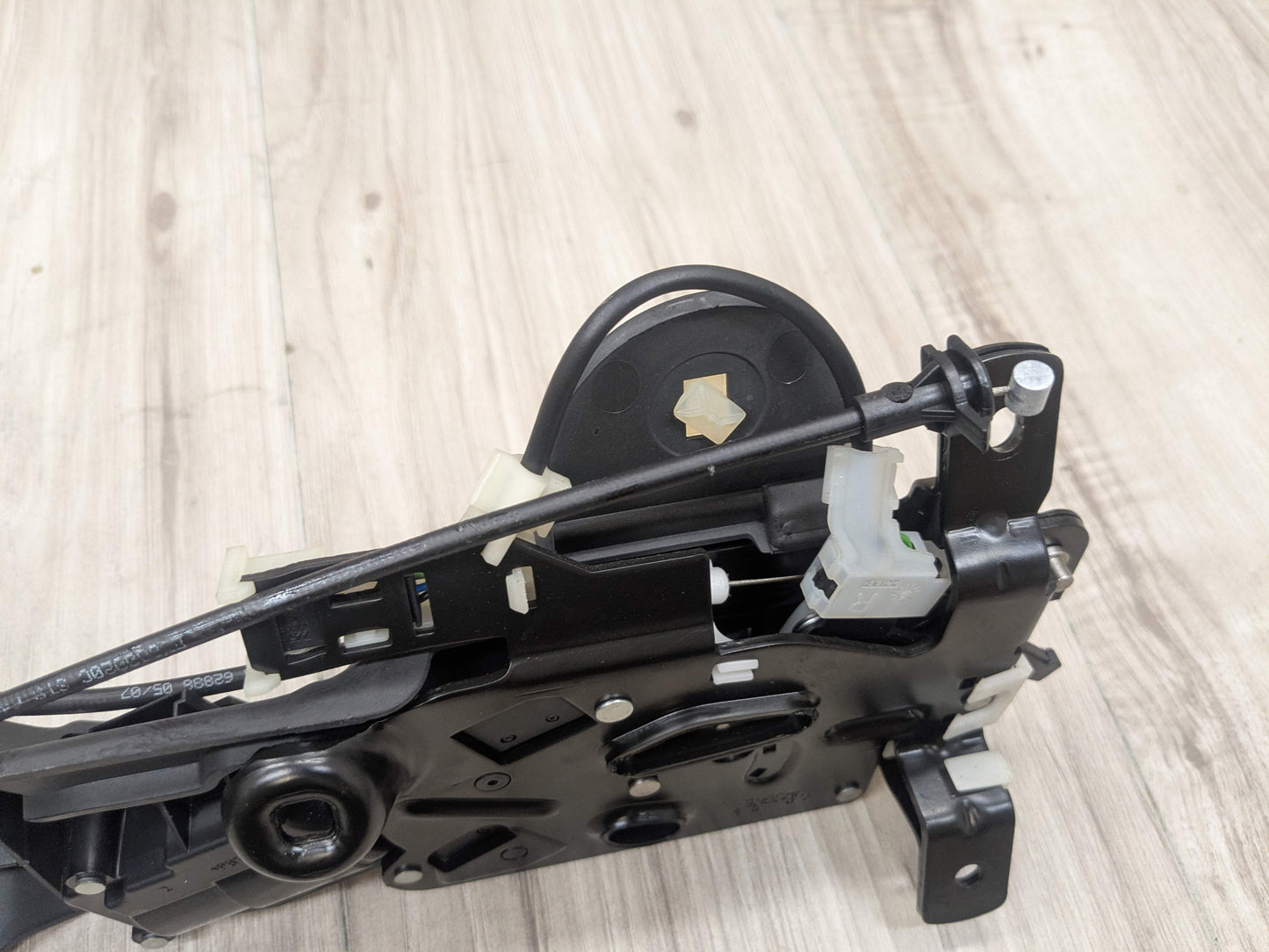 OEM BMW E93 F33 F83 M4 Convertible Trunk Lid Lock Latch Mechanism Assembly